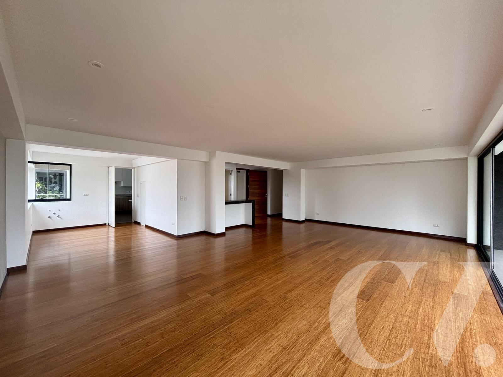 DUPLEX CON TERRAZA GRANDE, BBQ, Y VISTA A PARQUE