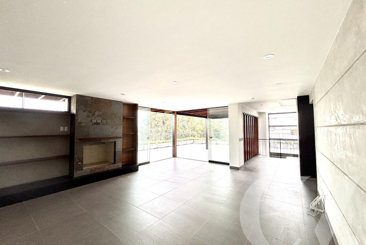 DUPLEX CON TERRAZA GRANDE, BBQ, Y VISTA A PARQUE