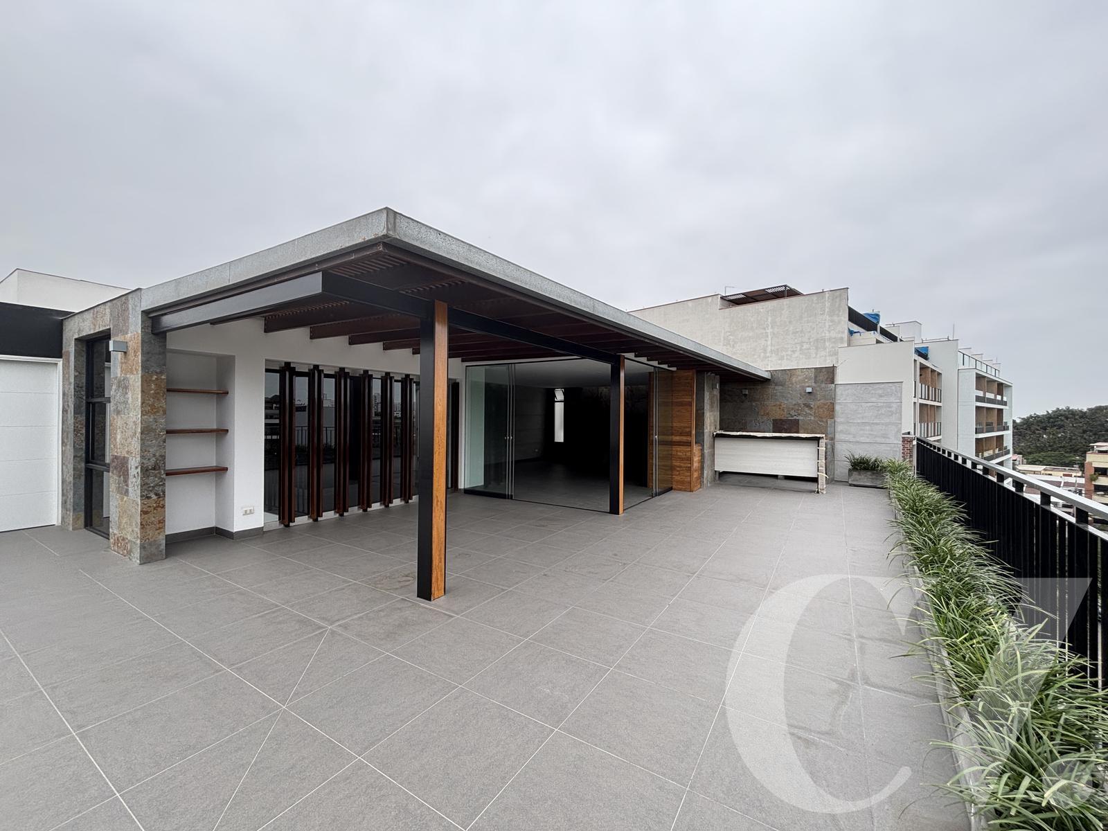 DUPLEX CON TERRAZA GRANDE, BBQ, Y VISTA A PARQUE