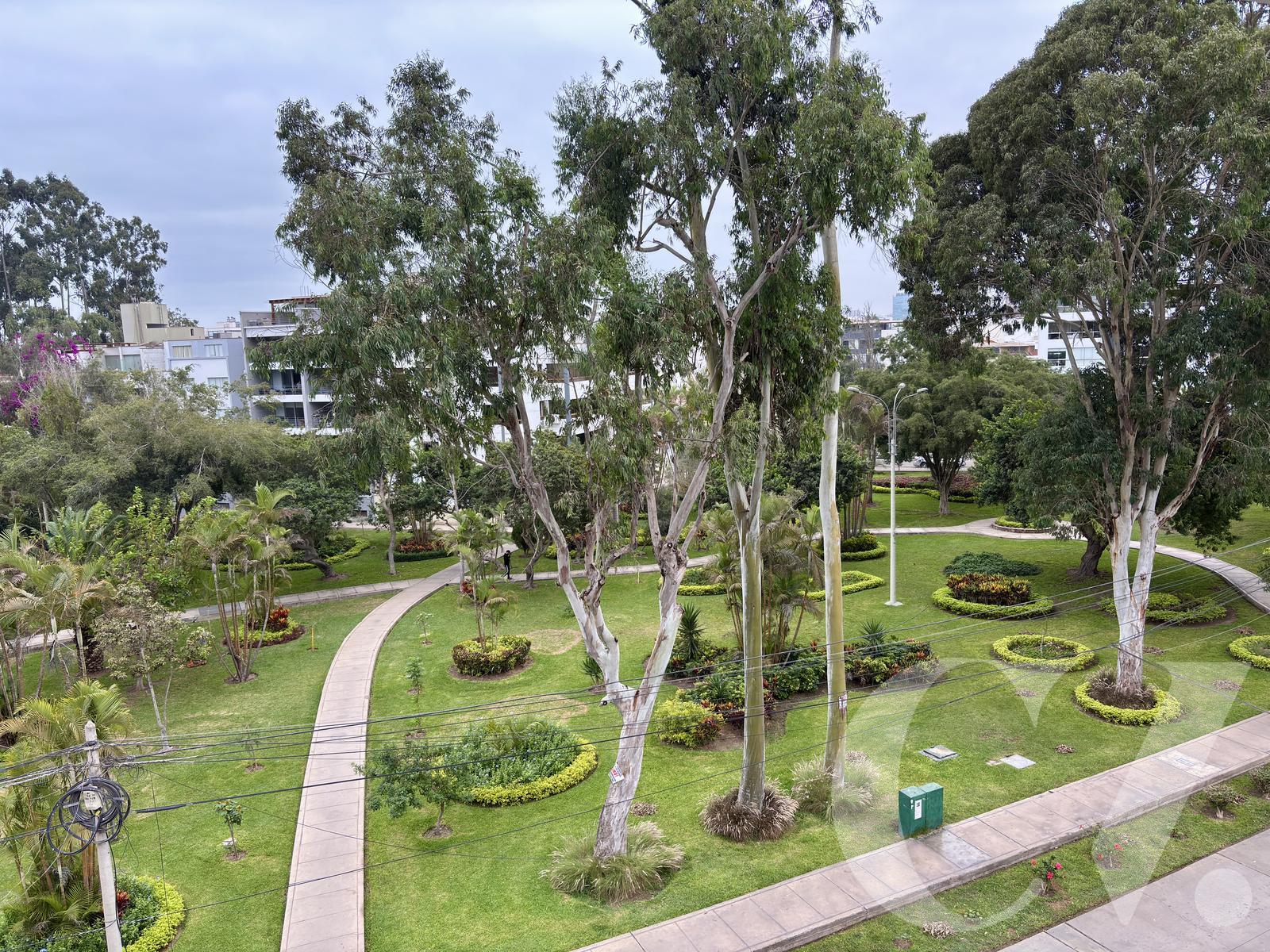 DUPLEX CON TERRAZA GRANDE, BBQ, Y VISTA A PARQUE