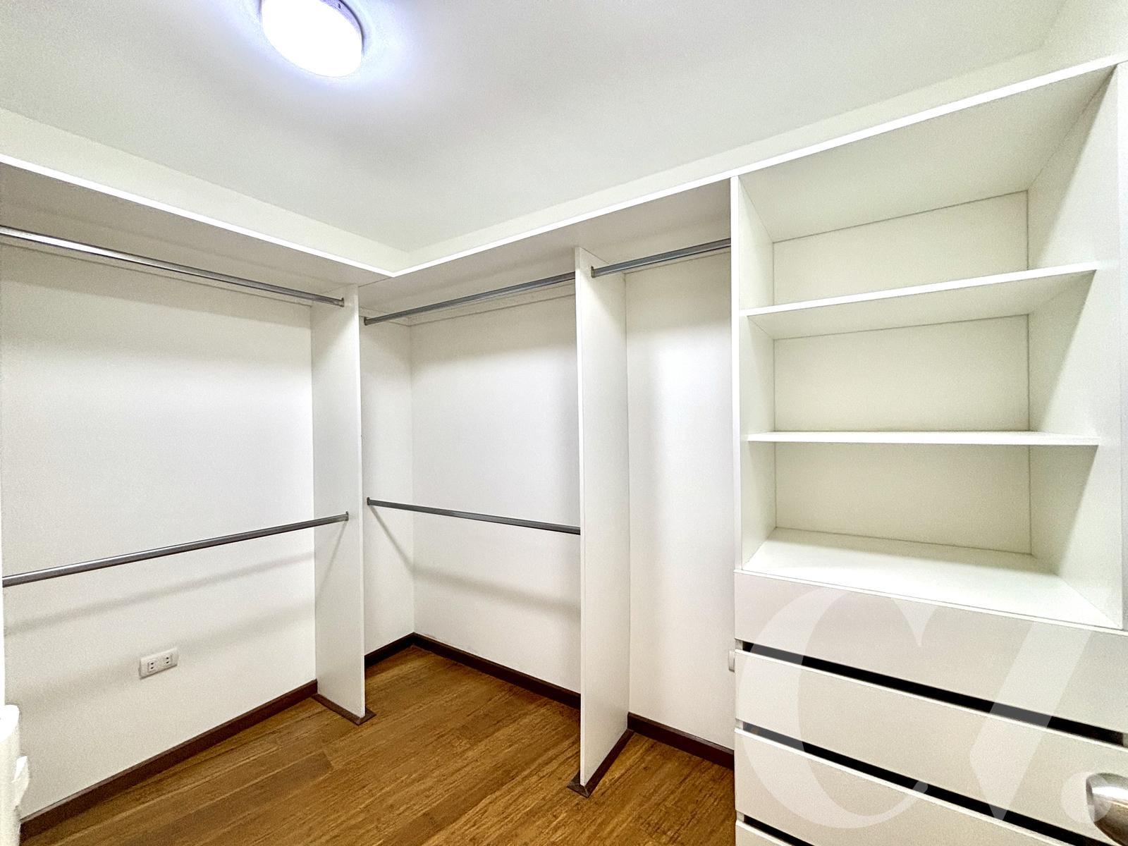 DUPLEX CON TERRAZA GRANDE, BBQ, Y VISTA A PARQUE