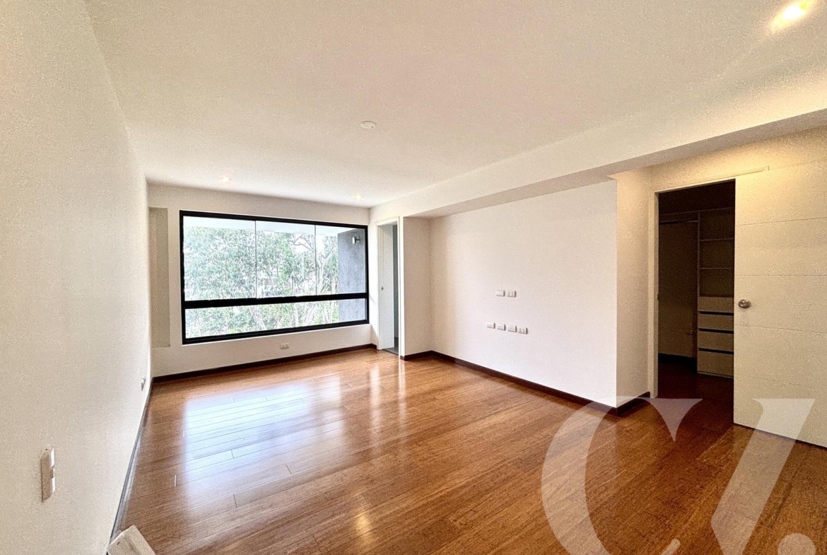 DUPLEX CON TERRAZA GRANDE, BBQ, Y VISTA A PARQUE