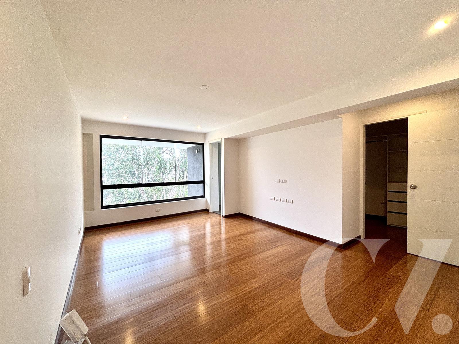 DUPLEX CON TERRAZA GRANDE, BBQ, Y VISTA A PARQUE