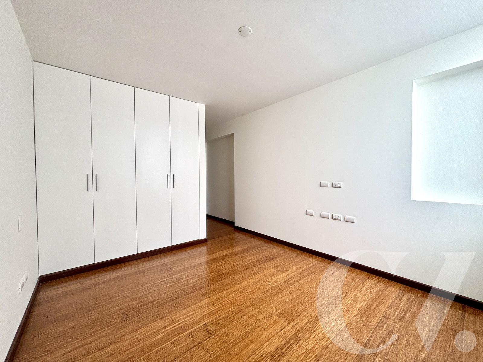 DUPLEX CON TERRAZA GRANDE, BBQ, Y VISTA A PARQUE