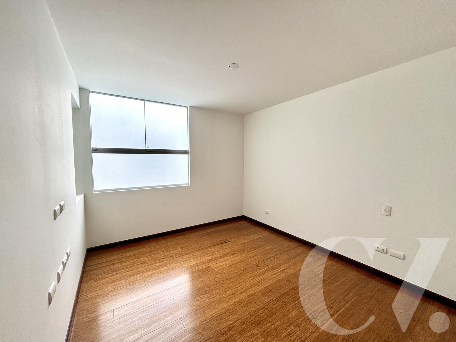 DUPLEX CON TERRAZA GRANDE, BBQ, Y VISTA A PARQUE