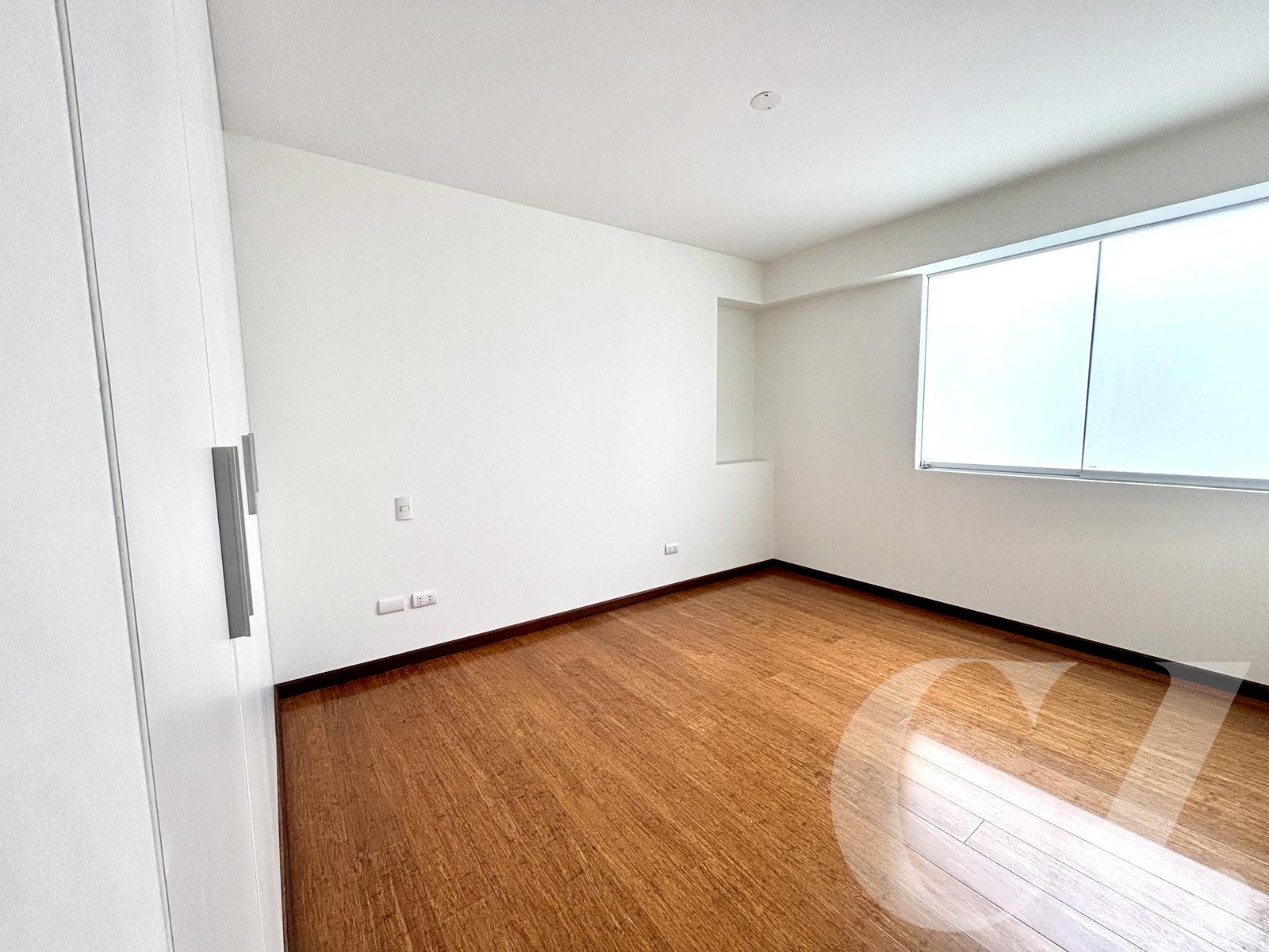 DUPLEX CON TERRAZA GRANDE, BBQ, Y VISTA A PARQUE
