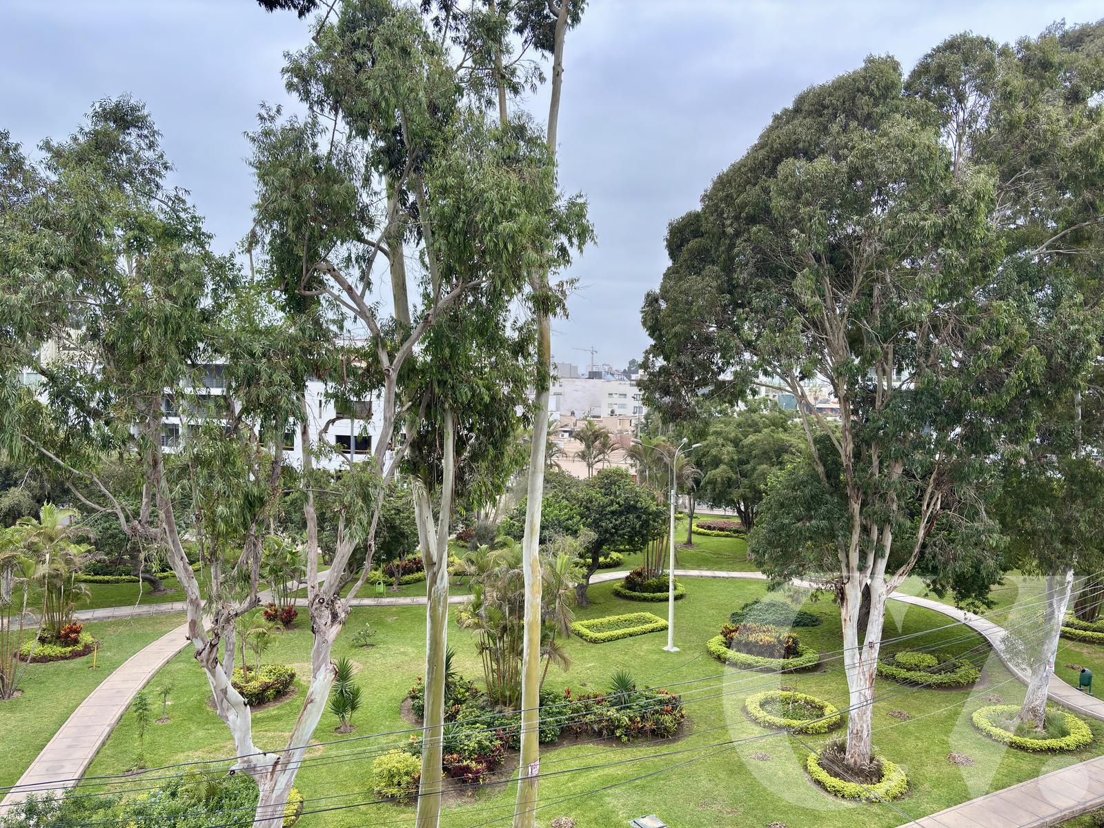 DUPLEX CON TERRAZA GRANDE, BBQ, Y VISTA A PARQUE