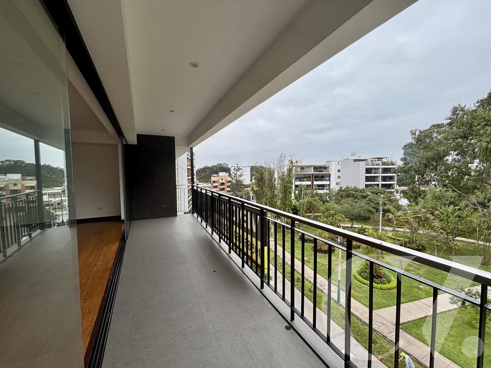 DUPLEX CON TERRAZA GRANDE, BBQ, Y VISTA A PARQUE