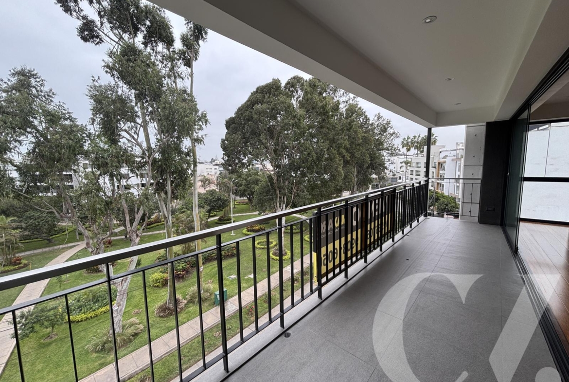 DUPLEX CON TERRAZA GRANDE, BBQ, Y VISTA A PARQUE