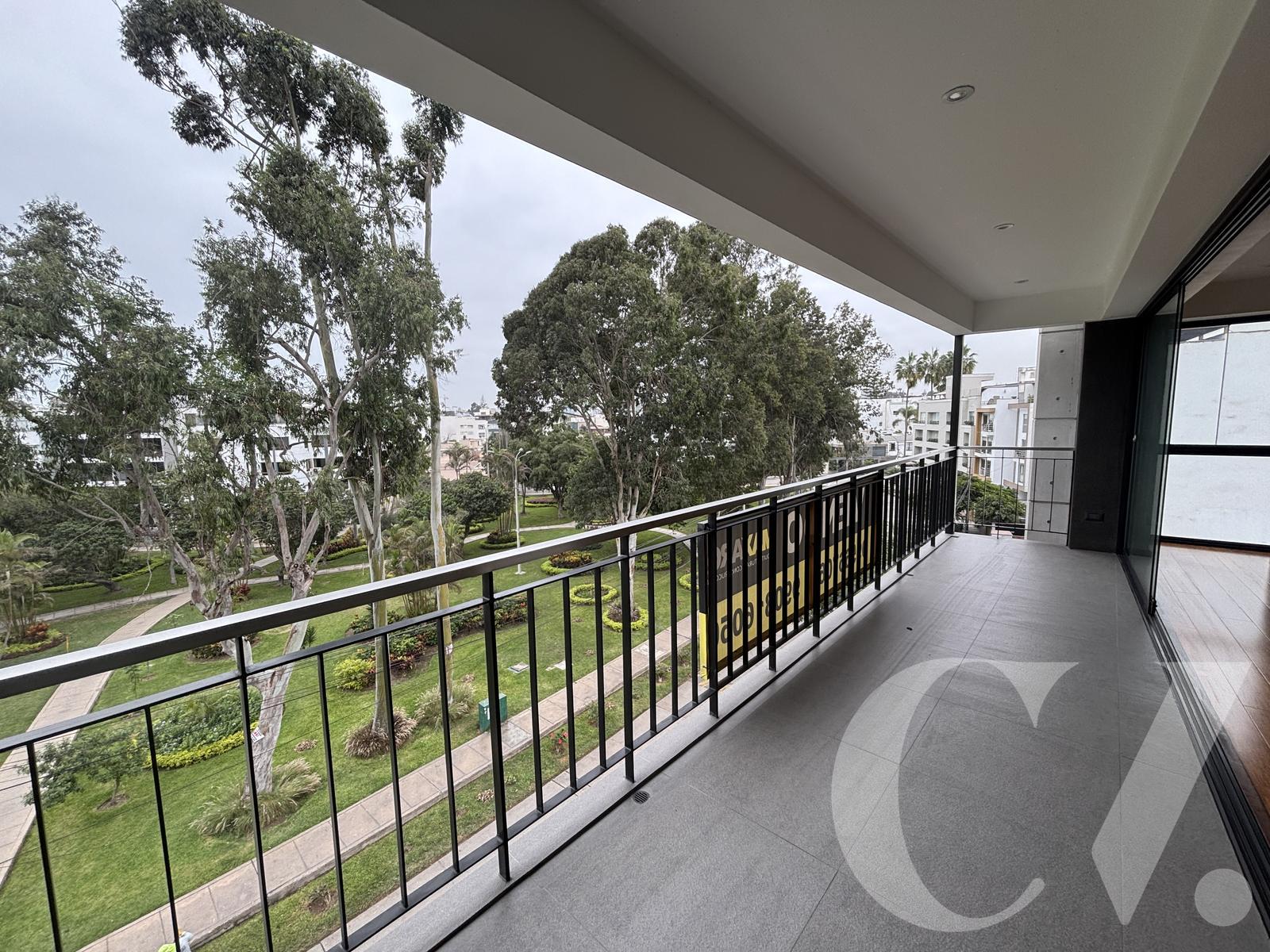 DUPLEX CON TERRAZA GRANDE, BBQ, Y VISTA A PARQUE